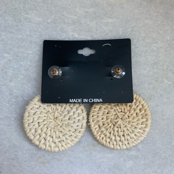 New wicker statement earrings - Picture 3 of 3
